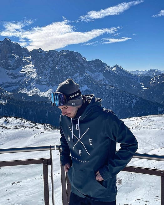 Asiakas @mcudignoto tuotteessa Dope Yeti 2021 Laskettelutakki Miehet 2X-Up Metal Blue