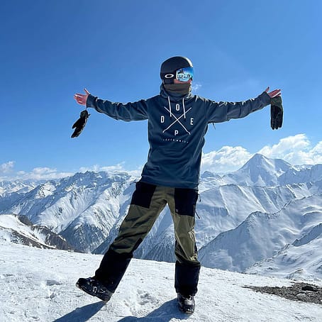 Asiakas @dominik.luukas tuotteessa Dope Yeti 2021 Laskettelutakki Miehet 2X-Up Metal Blue